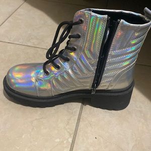 Holographic boots